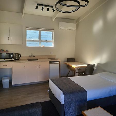 Ferrylink Motel Пиктон Экстерьер фото