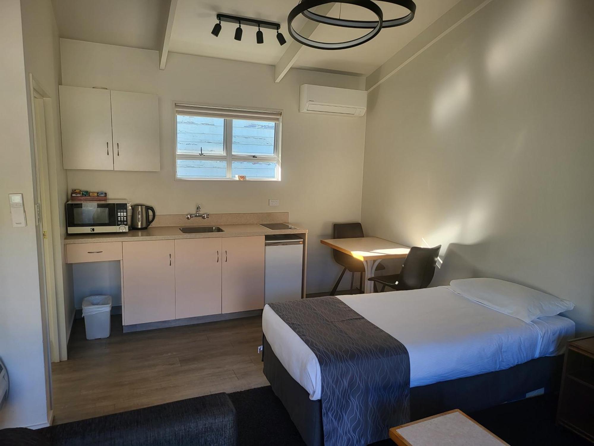 Ferrylink Motel Пиктон Экстерьер фото