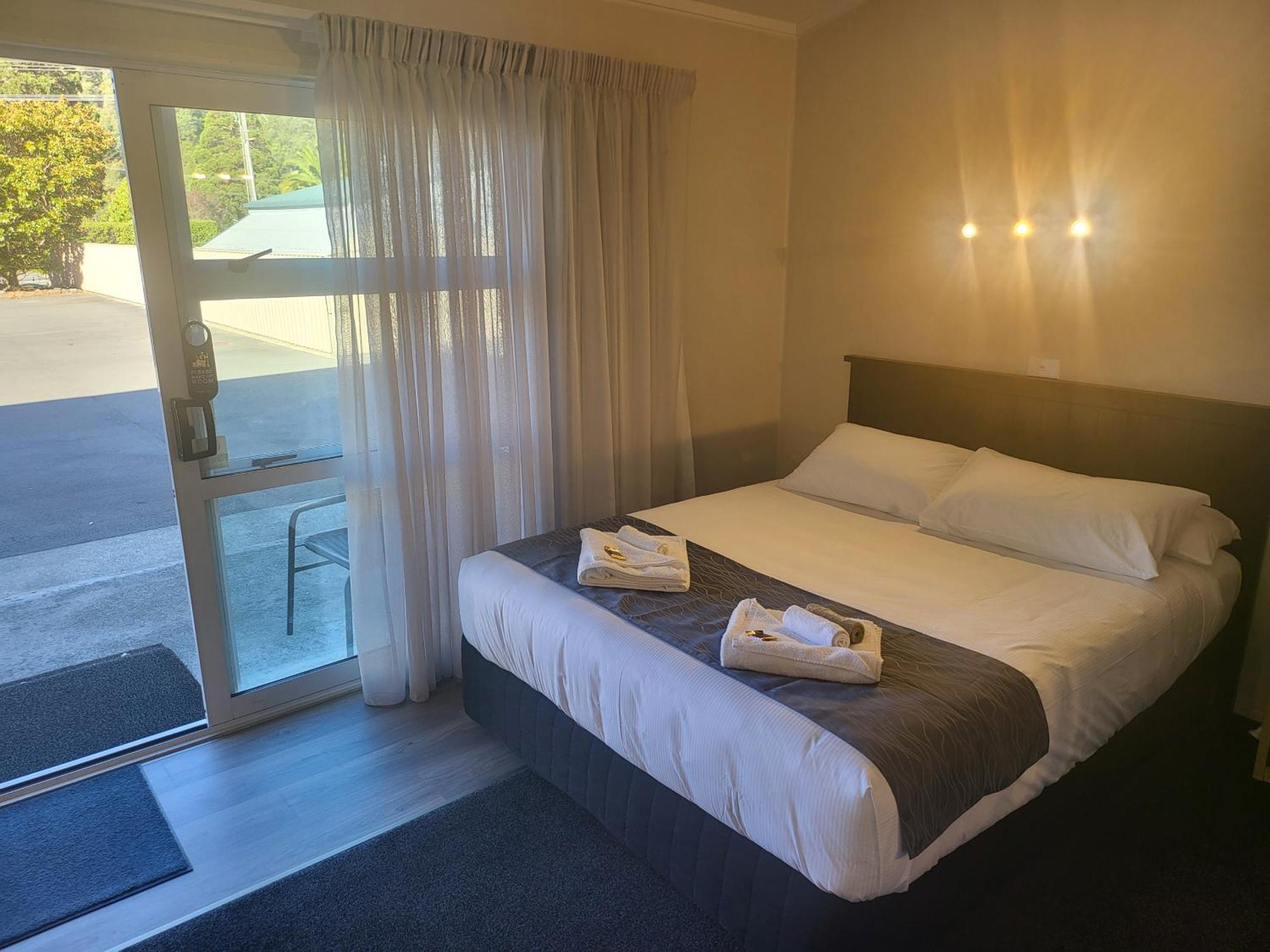 Ferrylink Motel Пиктон Экстерьер фото