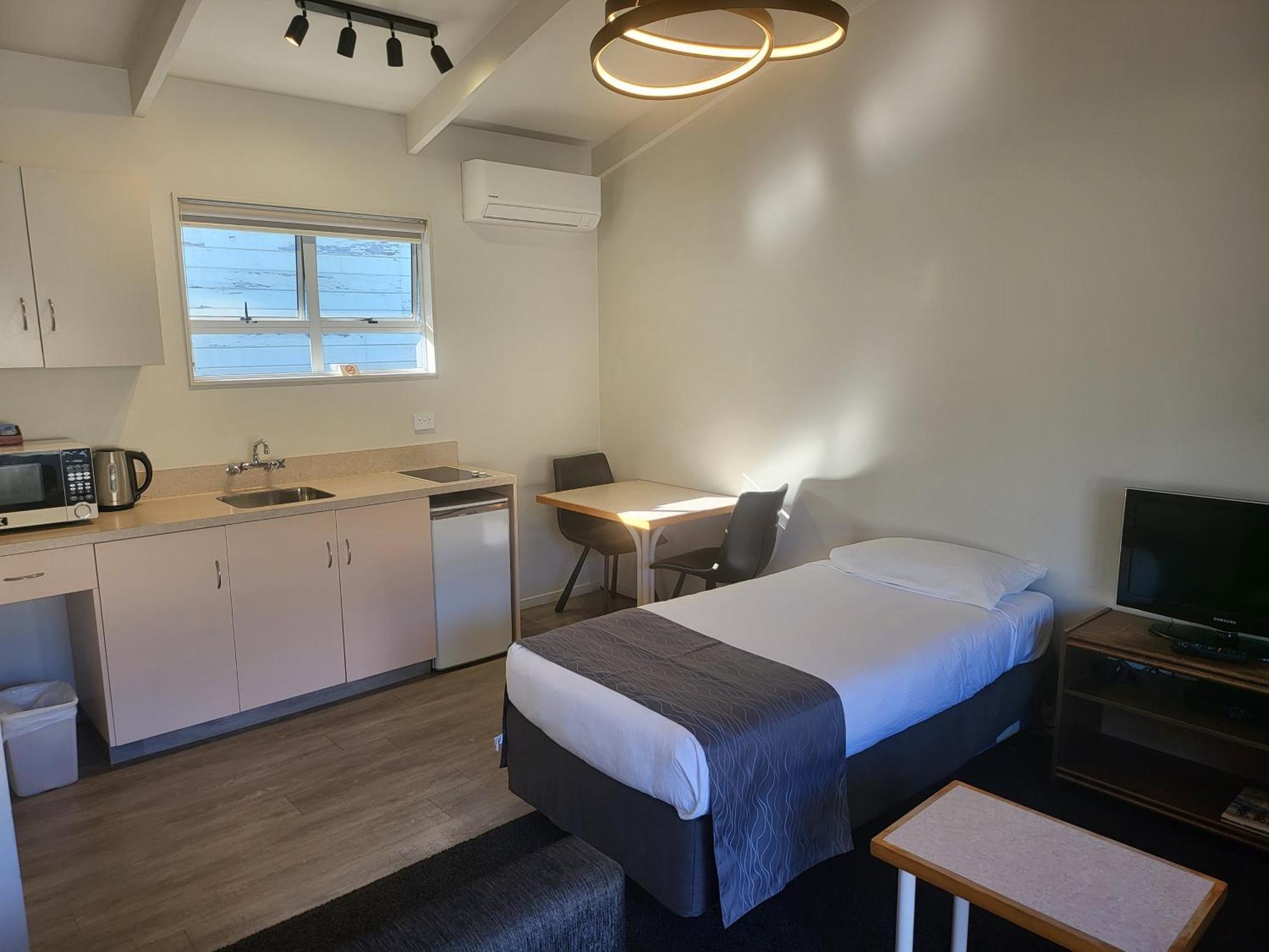 Ferrylink Motel Пиктон Экстерьер фото